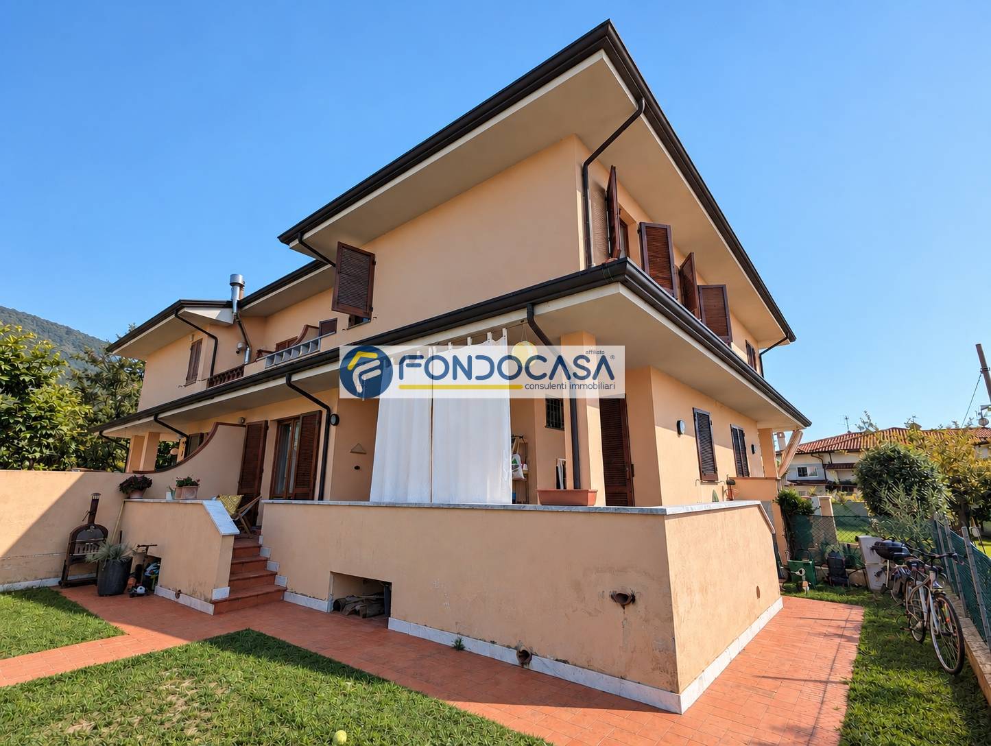 Villa bifamiliare in vendita a Pietrasanta, Centro Storico