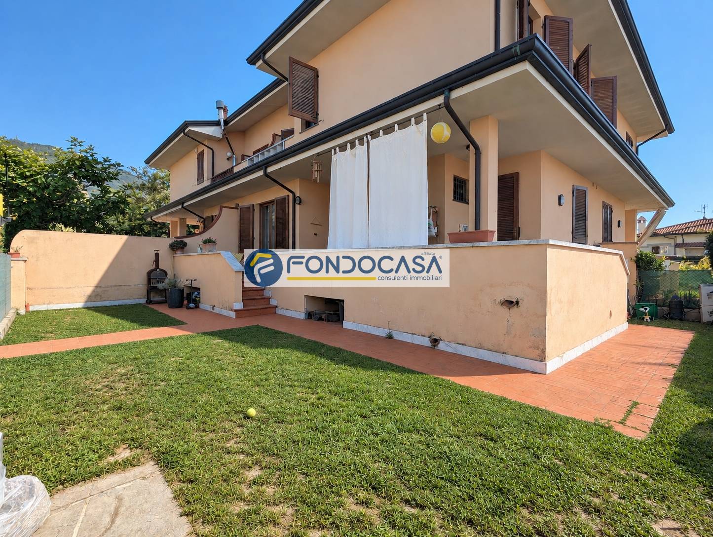 Villa bifamiliare in vendita a Pietrasanta, Centro Storico