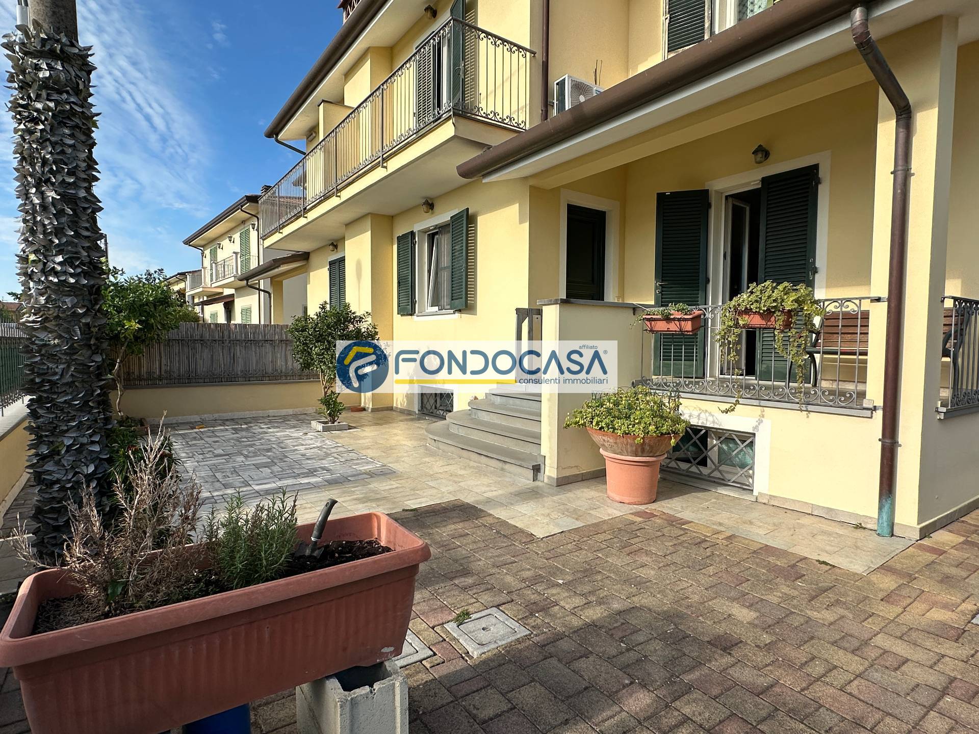 Villa bifamiliare in vendita a Camaiore, Capezzano Pianore