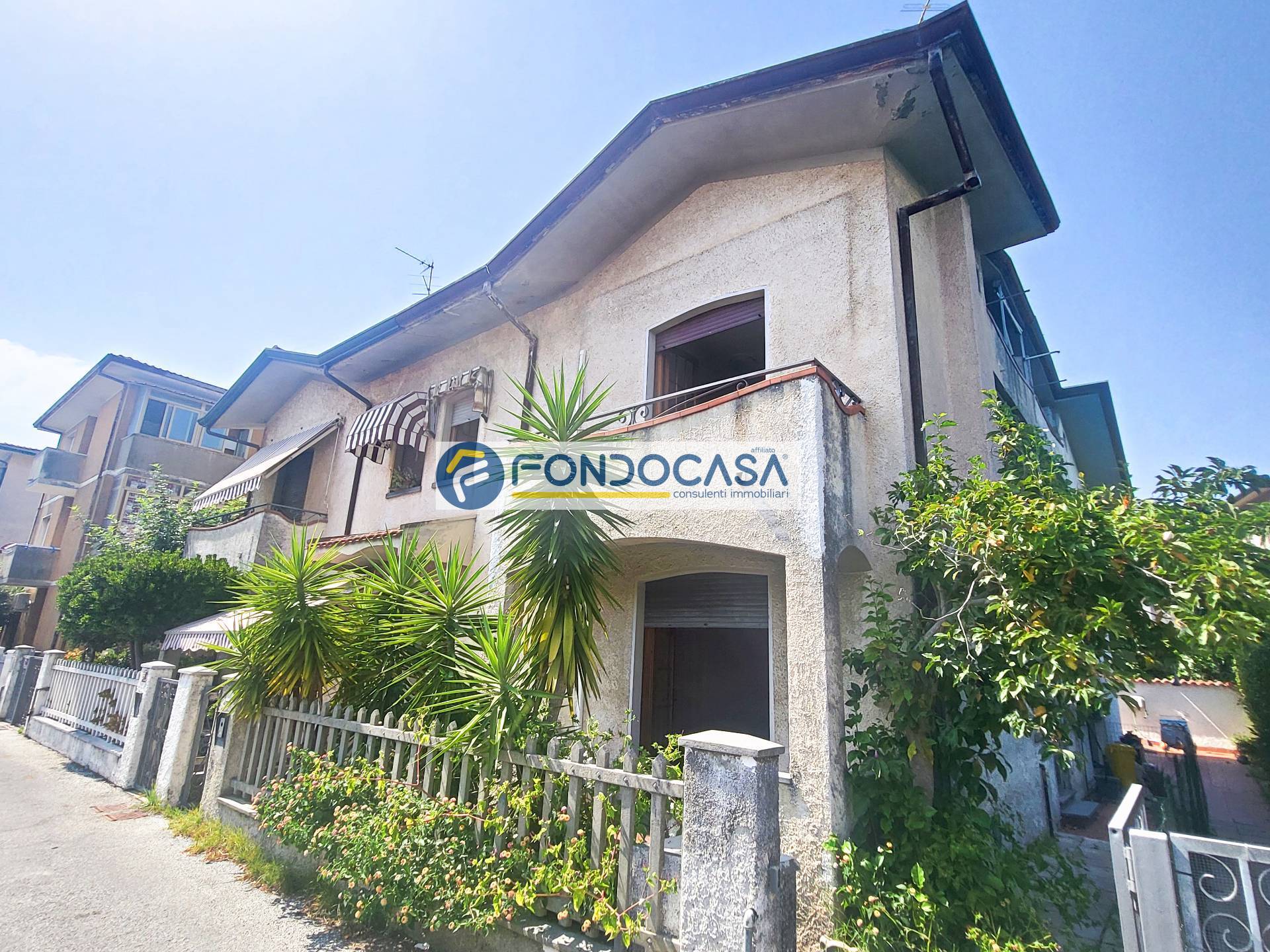Villa quadrifamiliare in vendita a Viareggio