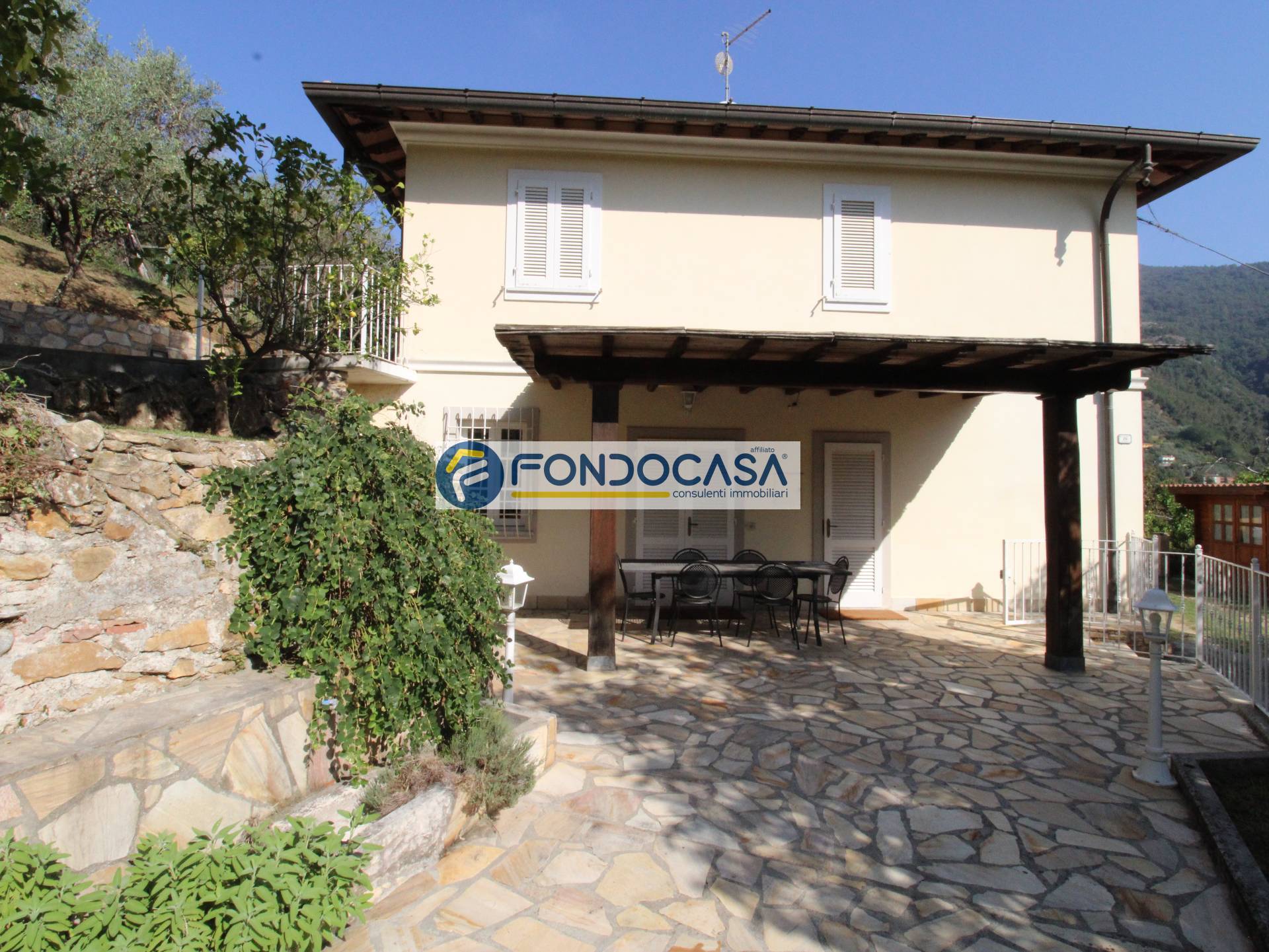 Villa bifamiliare in vendita a Pietrasanta, Strettoia
