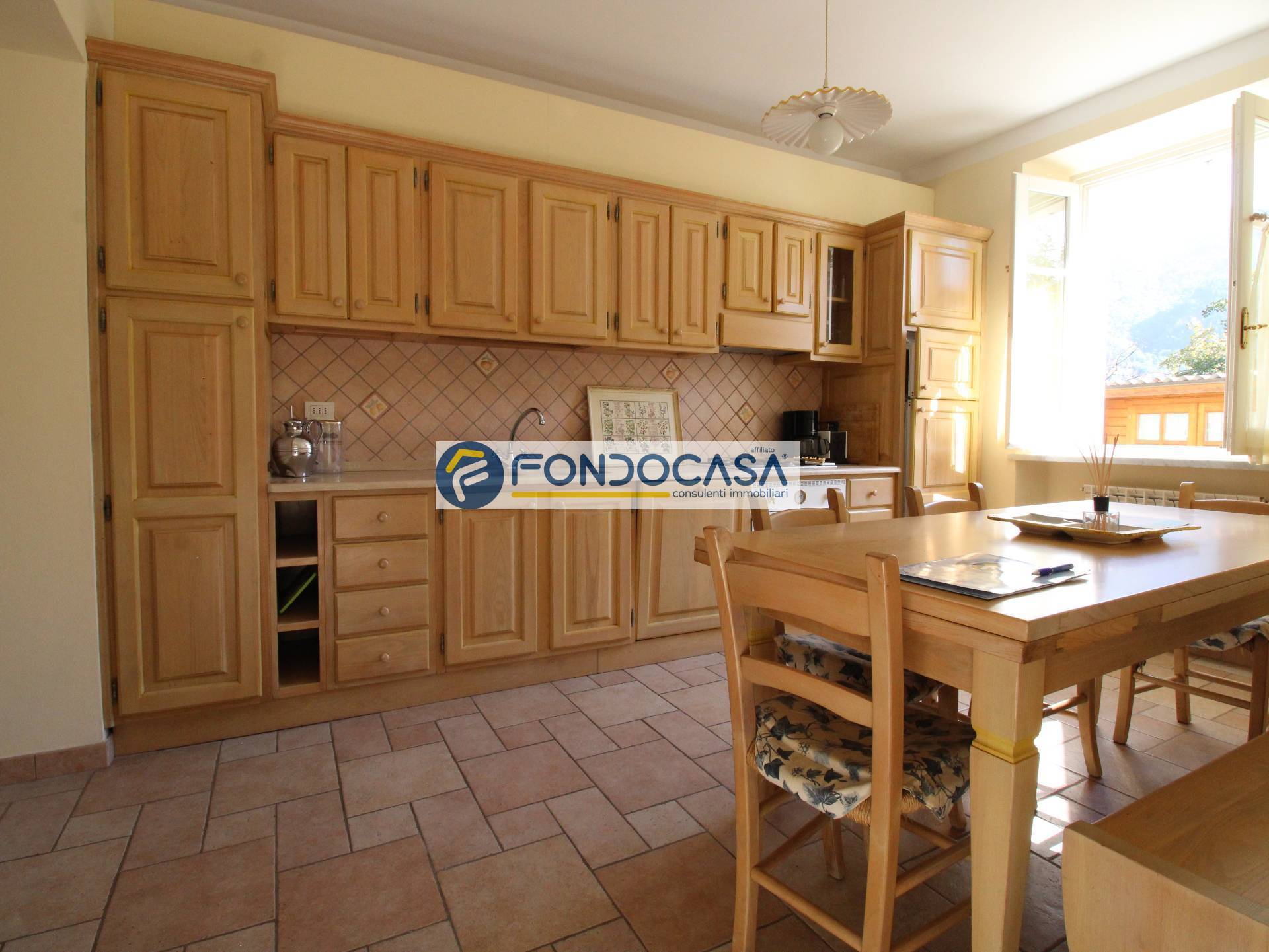 Villa bifamiliare in vendita a Pietrasanta, Strettoia