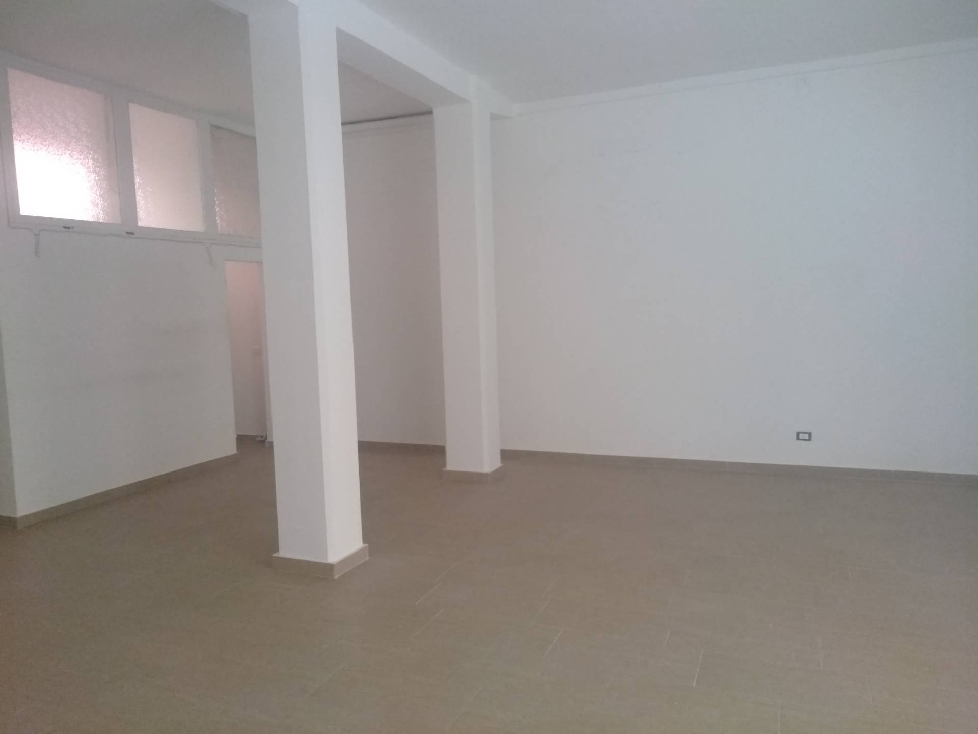 Fondo Commerciale in affitto a Pisa, San Francesco