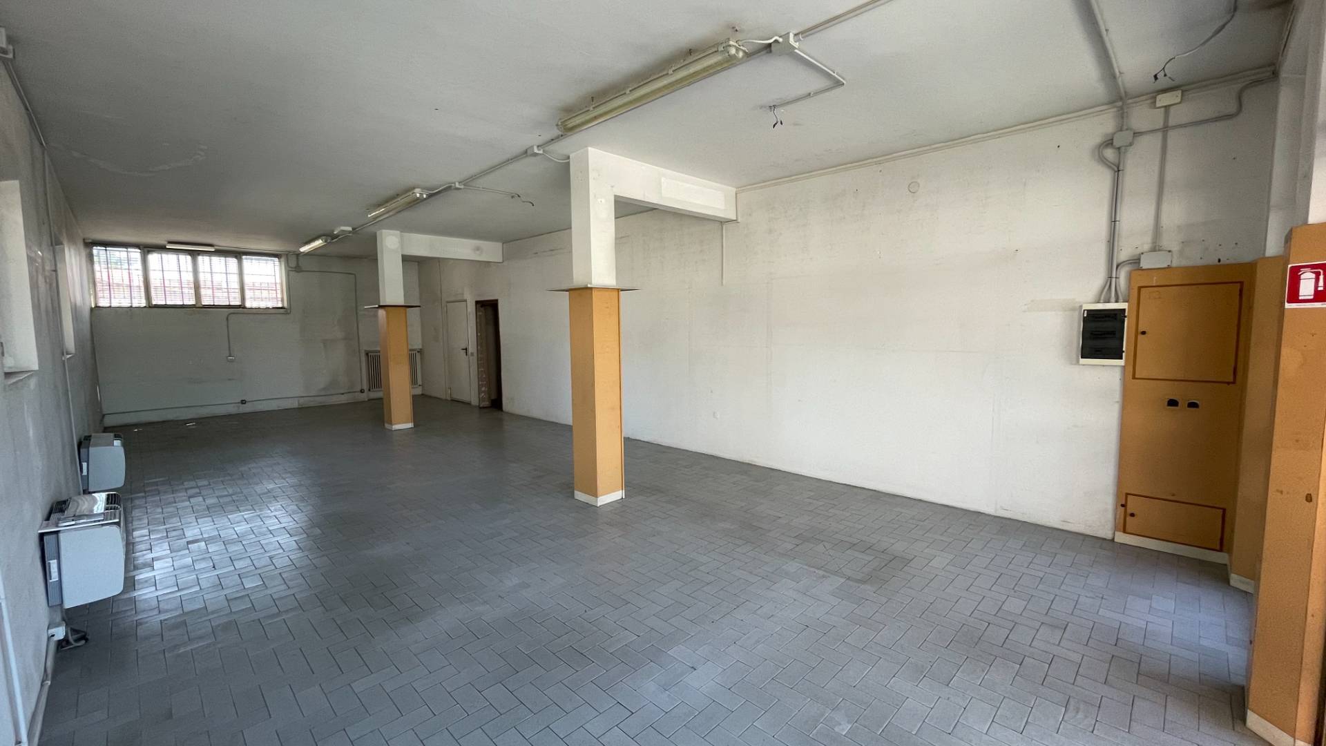 Fondo Commerciale in affitto a Cascina, Navacchio