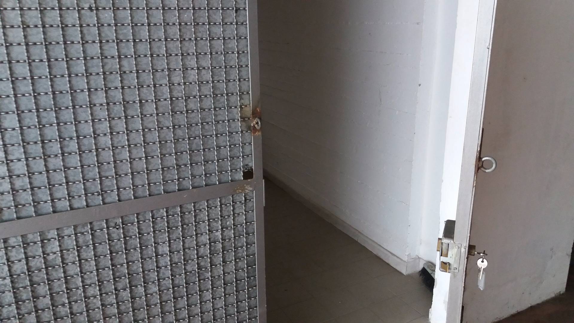 Garage/Box/Cantina/Posto Auto in affitto a Pisa, Pisanova