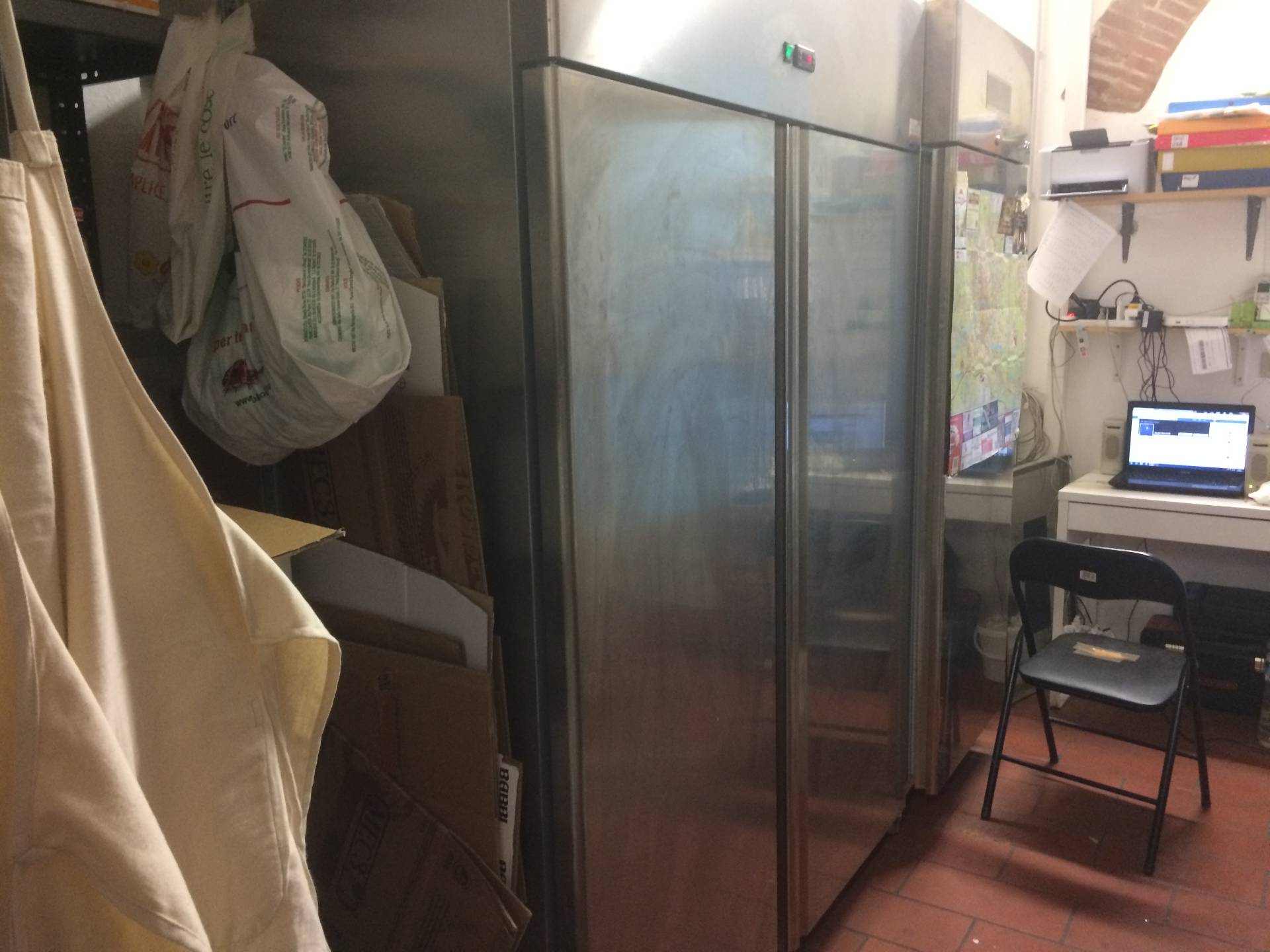 Fondo Commerciale in affitto a Pisa, San Martino