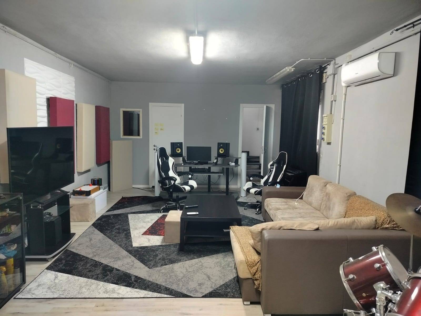 Fondo Commerciale in affitto a San Giuliano Terme, Mezzana