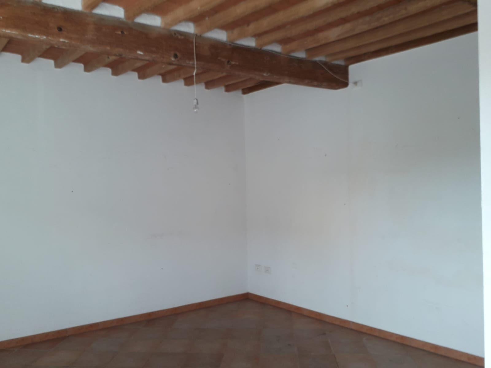 Ufficio in affitto a Cascina