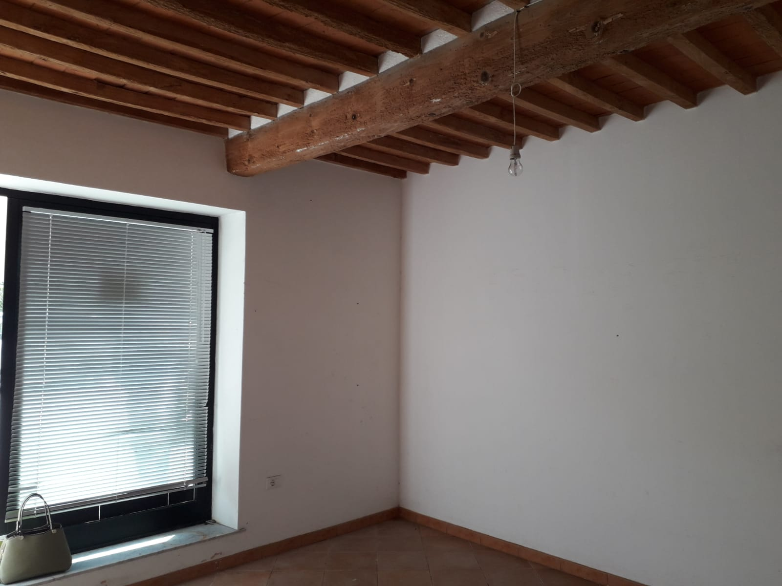 Ufficio in affitto a Cascina