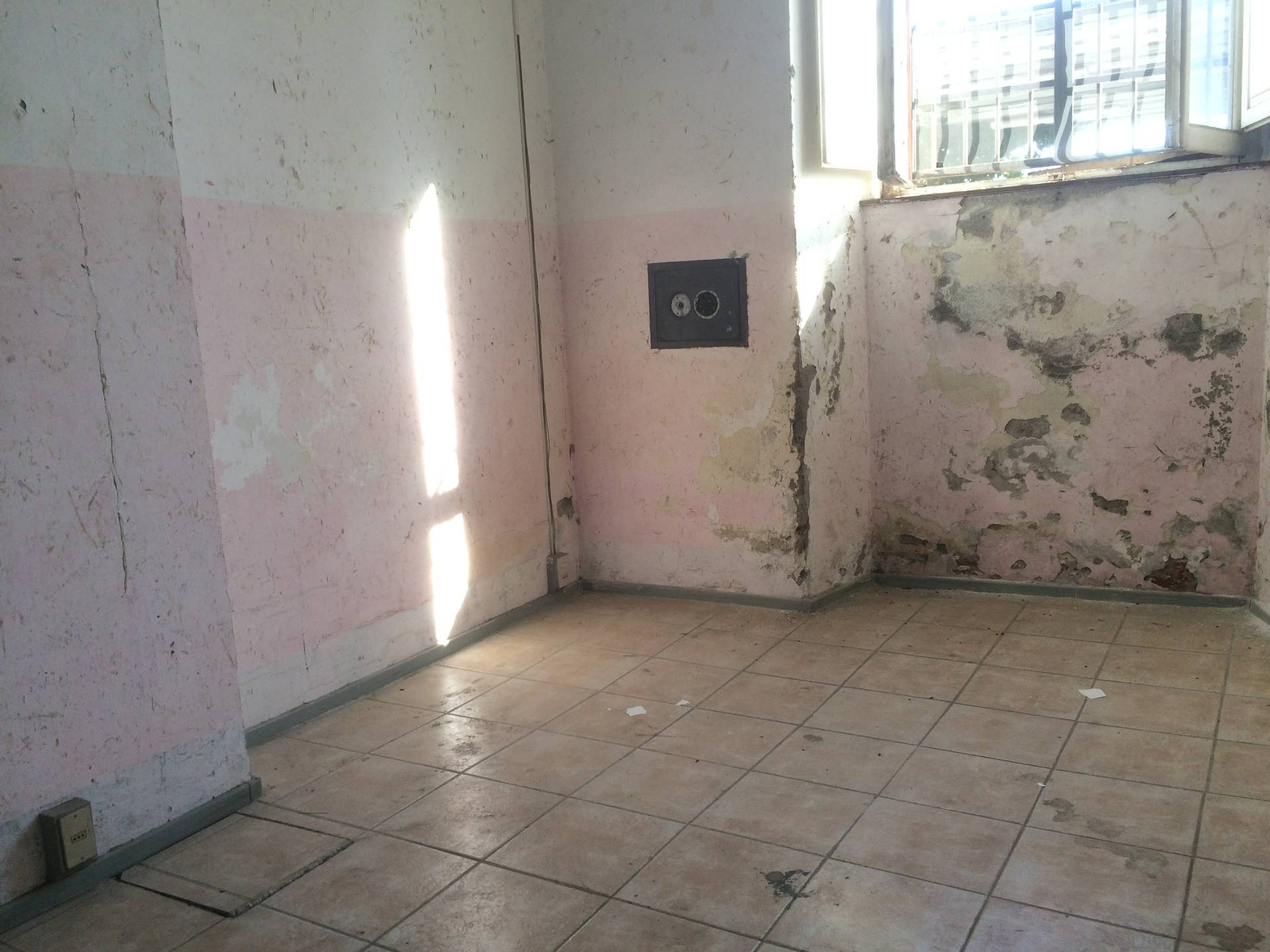 Fondo Commerciale in affitto a Pisa, Porta a mare