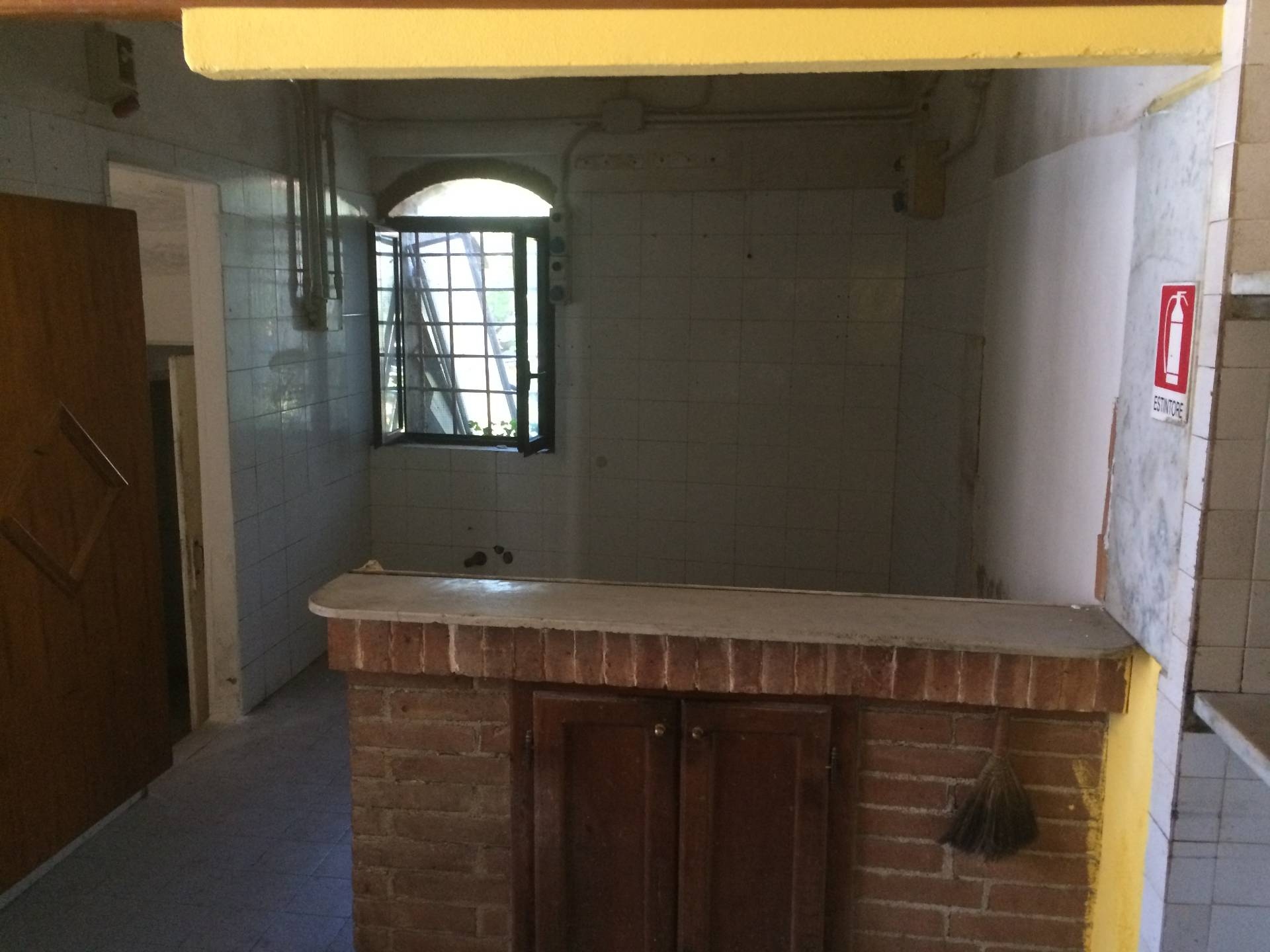 Fondo Commerciale in affitto a Calci, Capoluogo