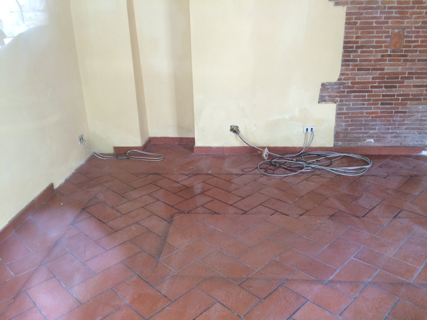 Fondo Commerciale in affitto a Pisa, San Francesco