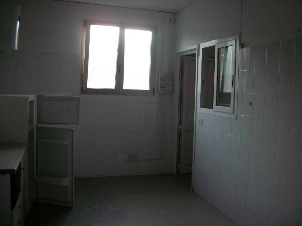 Fondo Commerciale in affitto a Pisa, Gagno