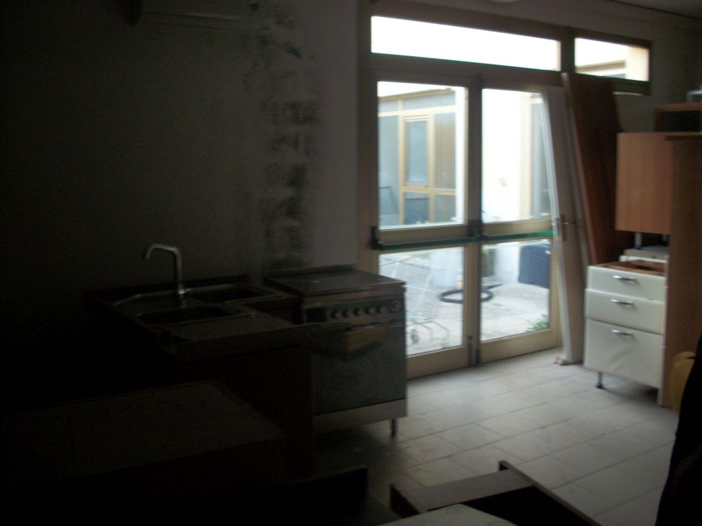 Fondo Commerciale in affitto a Pisa, Gagno