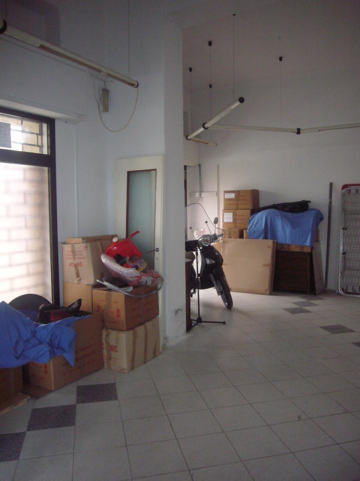 Fondo Commerciale in vendita a Pisa, San Giusto