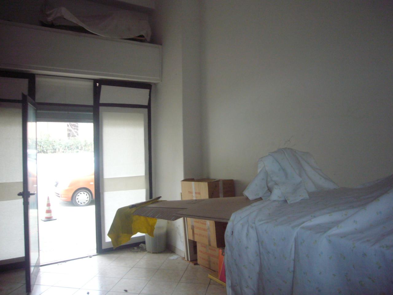 Fondo Commerciale in vendita a Pisa, San Giusto