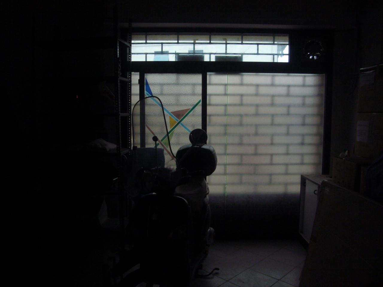 Fondo Commerciale in vendita a Pisa, San Giusto