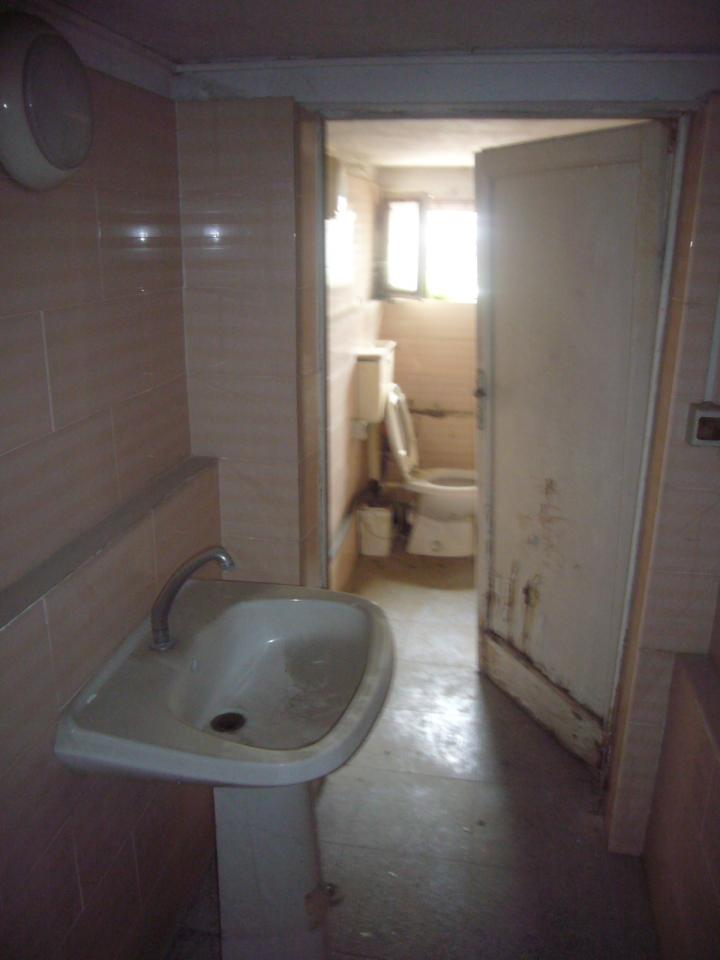 Fondo Commerciale in vendita a Pisa, San Giusto