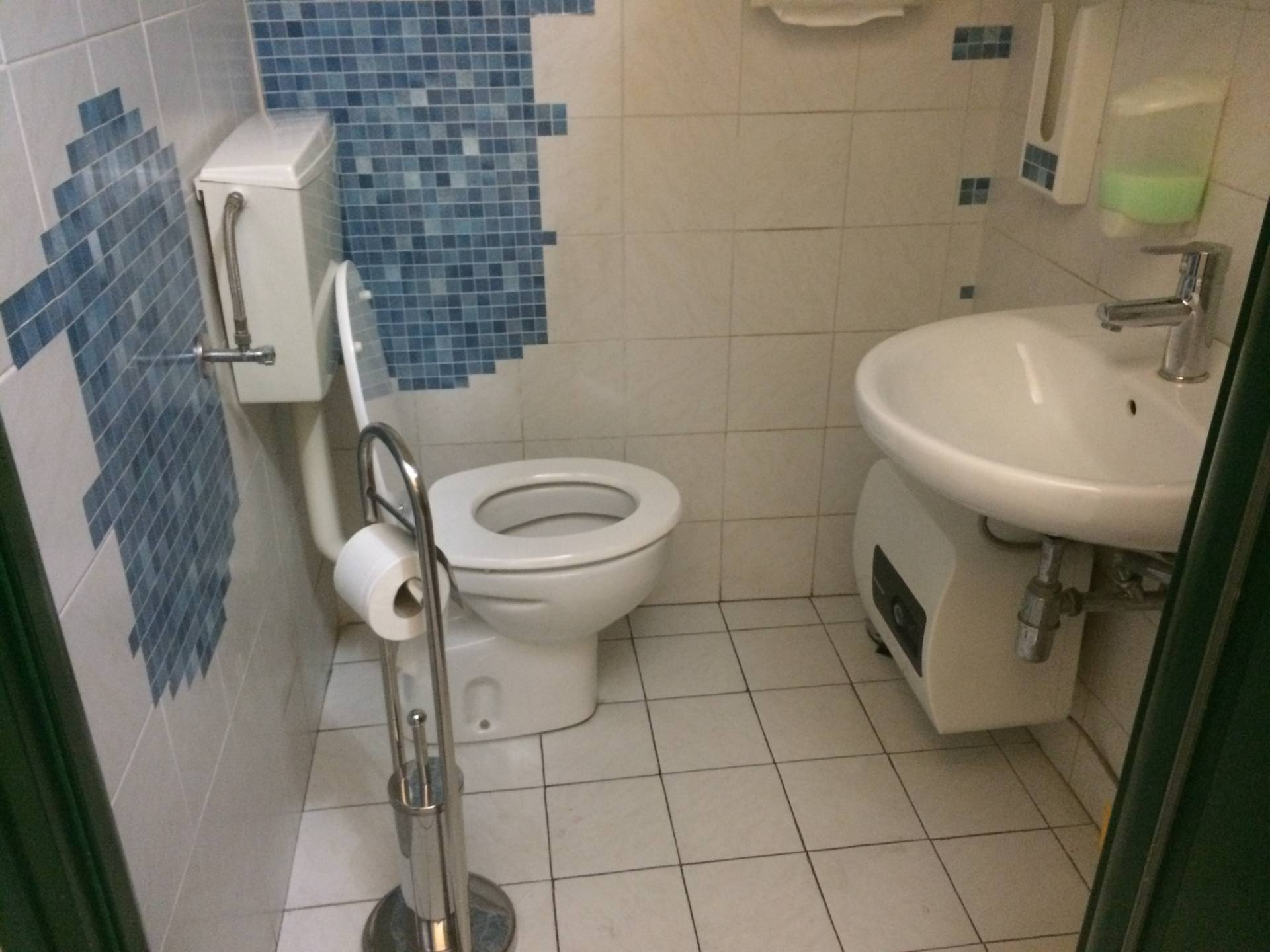 Fondo Commerciale in affitto a Pisa, San Francesco