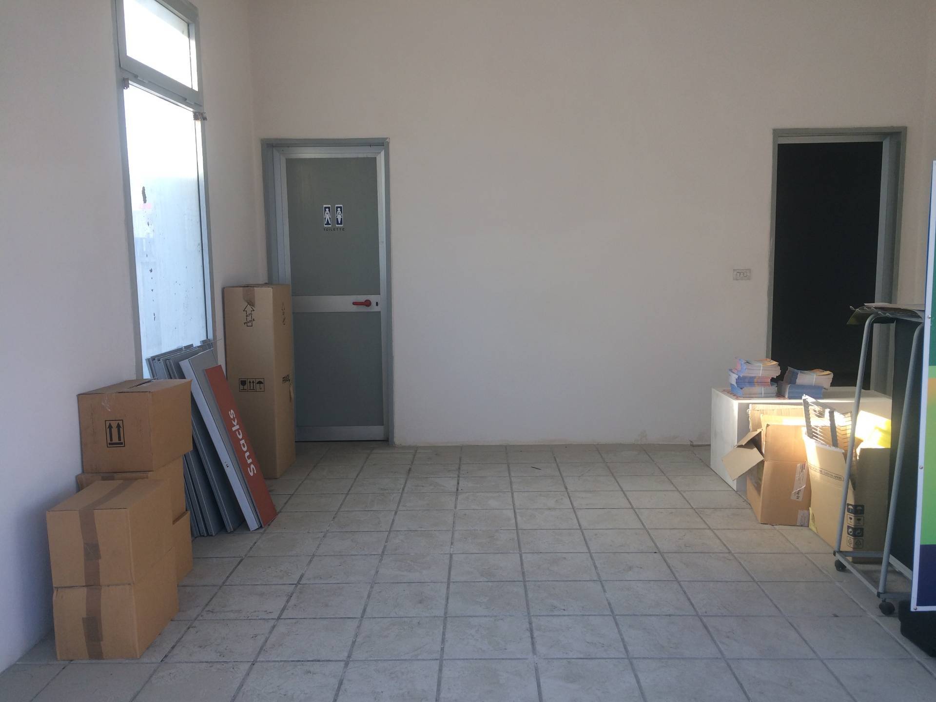 Fondo Commerciale in affitto a Cascina, Casciavola