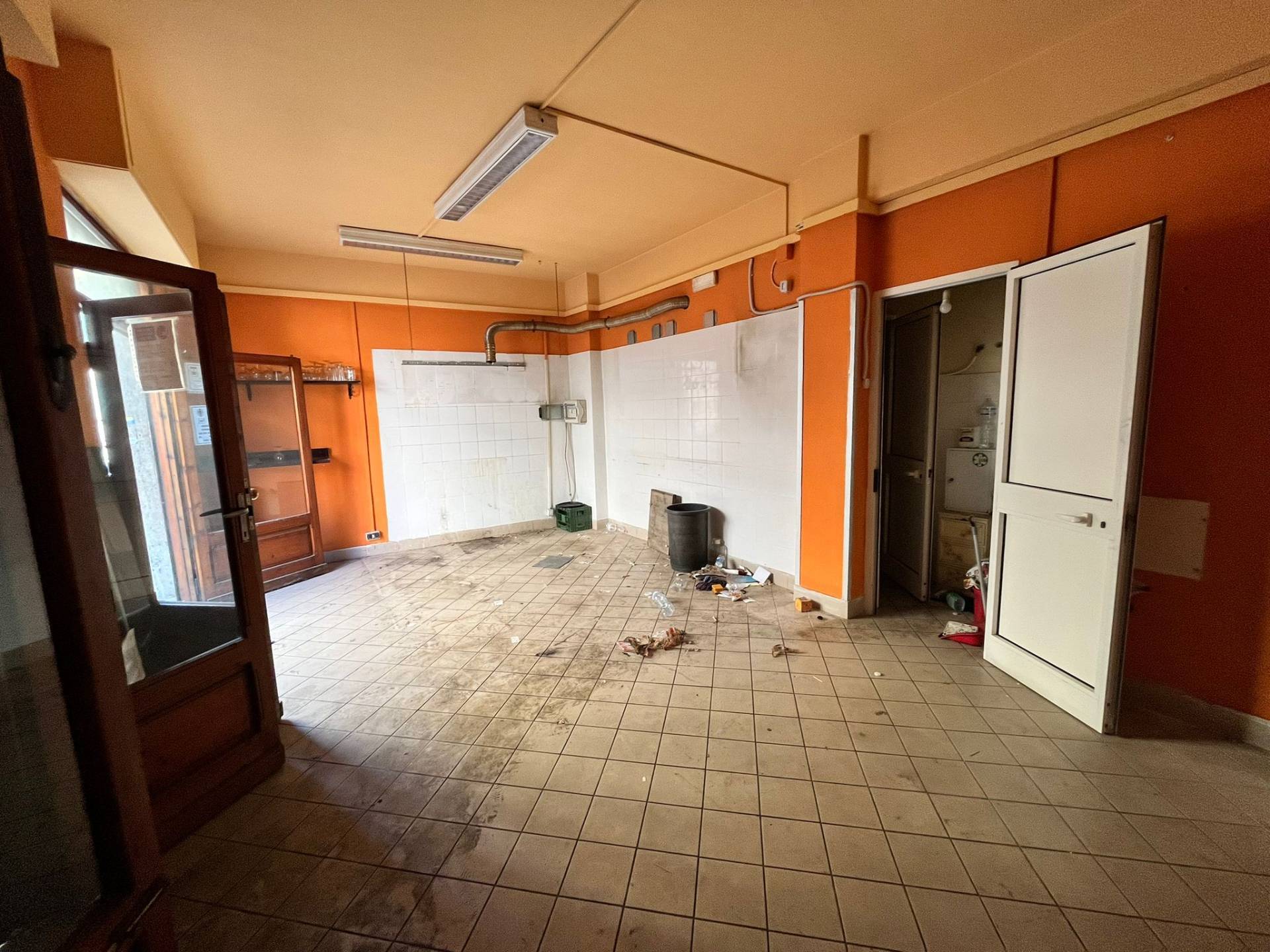 Fondo Commerciale in vendita a Pisa, Stazione