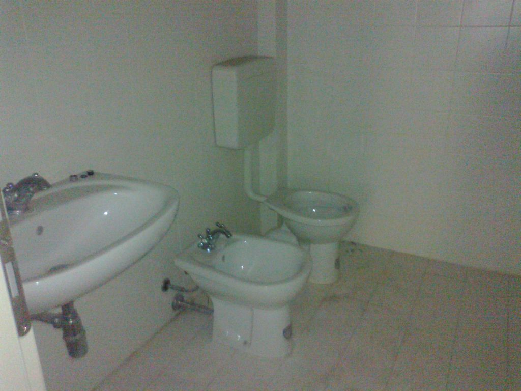 Fondo Commerciale in vendita a Pisa, Porta a Lucca