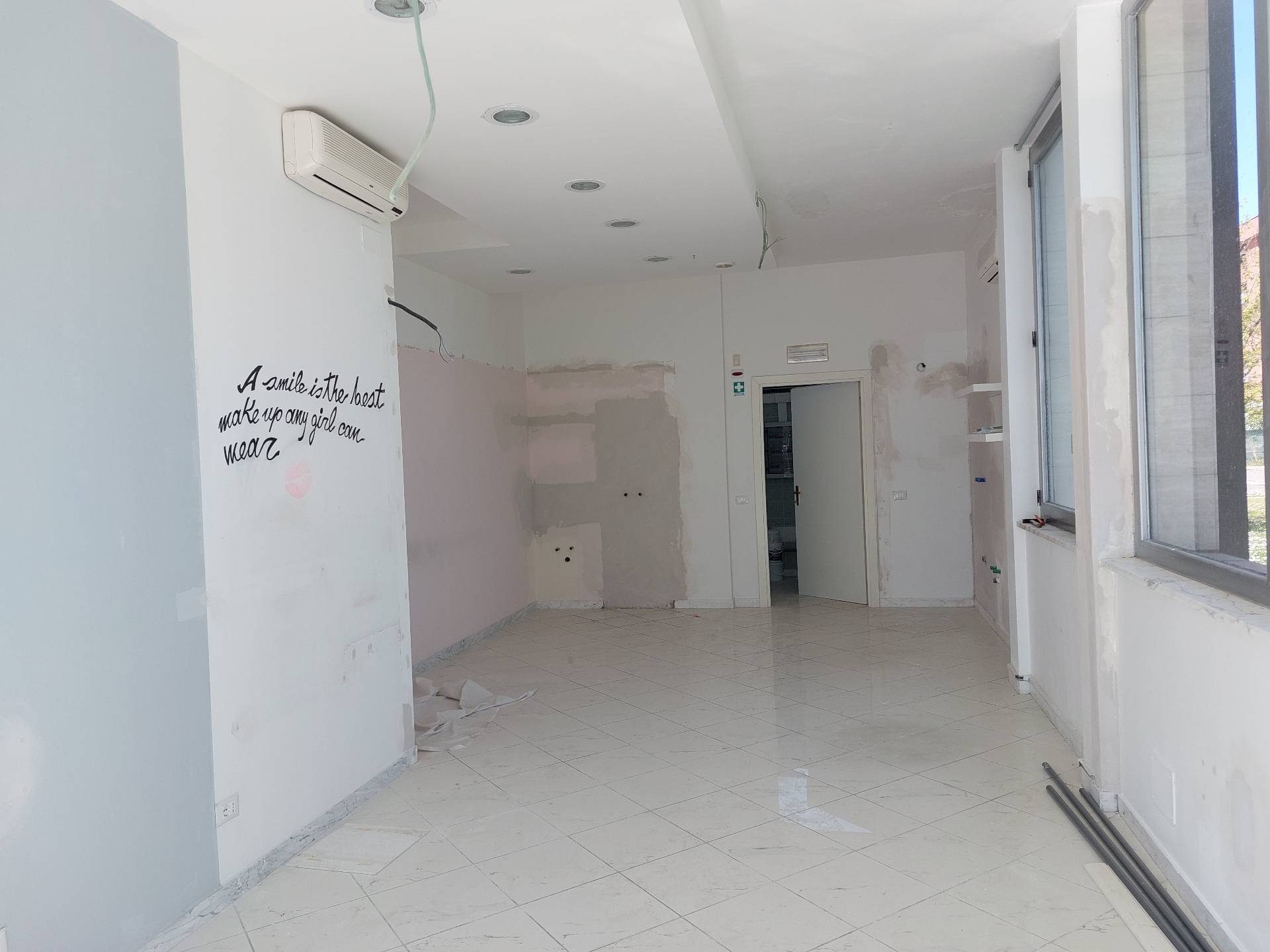 Fondo Commerciale in vendita a Pisa, Cisanello