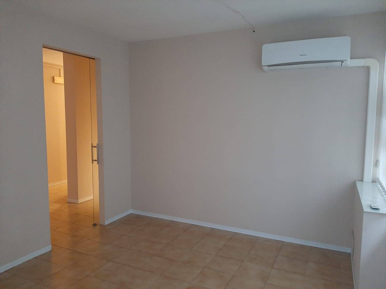 Ufficio in affitto a Cascina, Navacchio