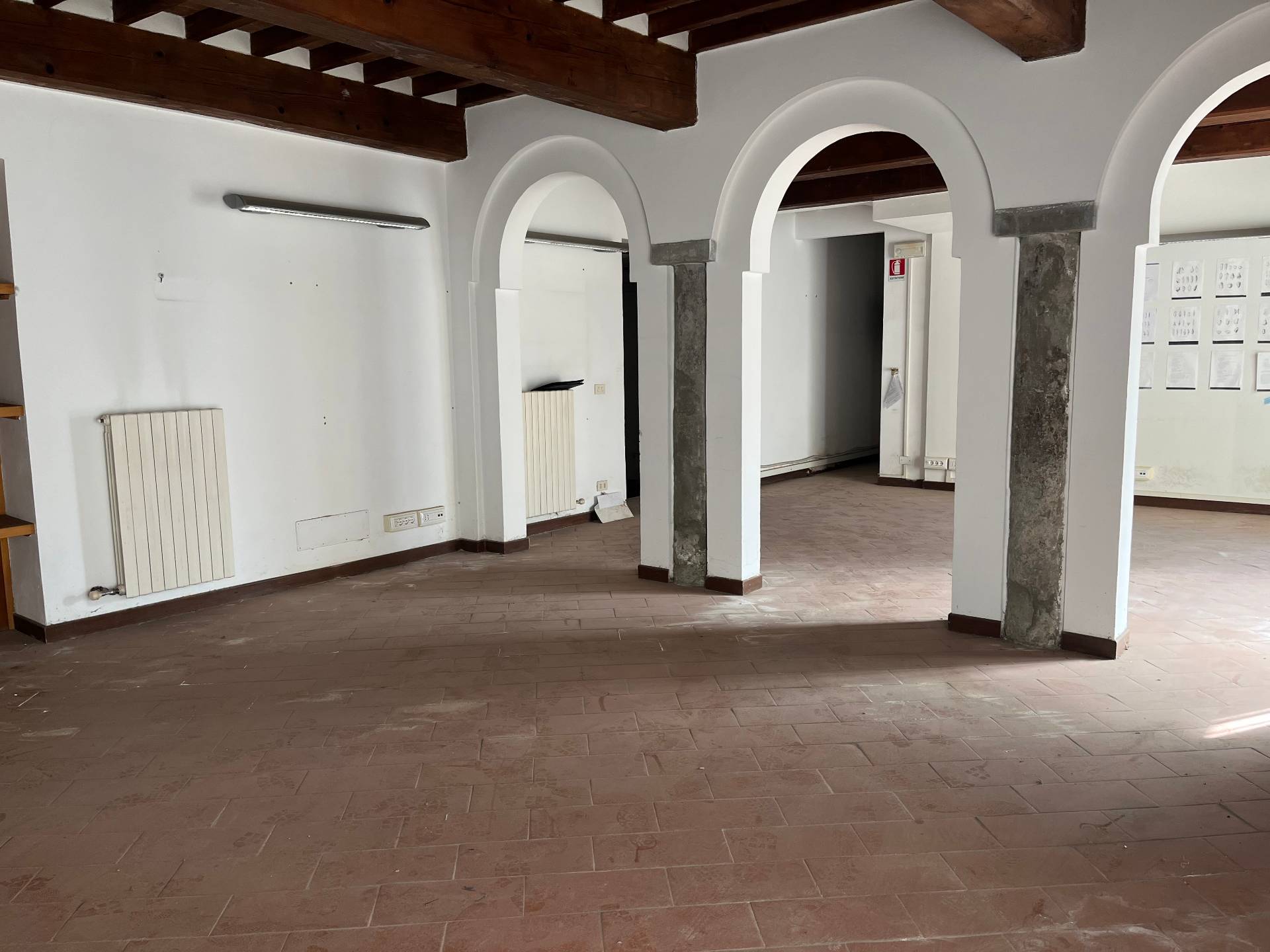 Fondo Commerciale in affitto a Pisa, Sant'Antonio