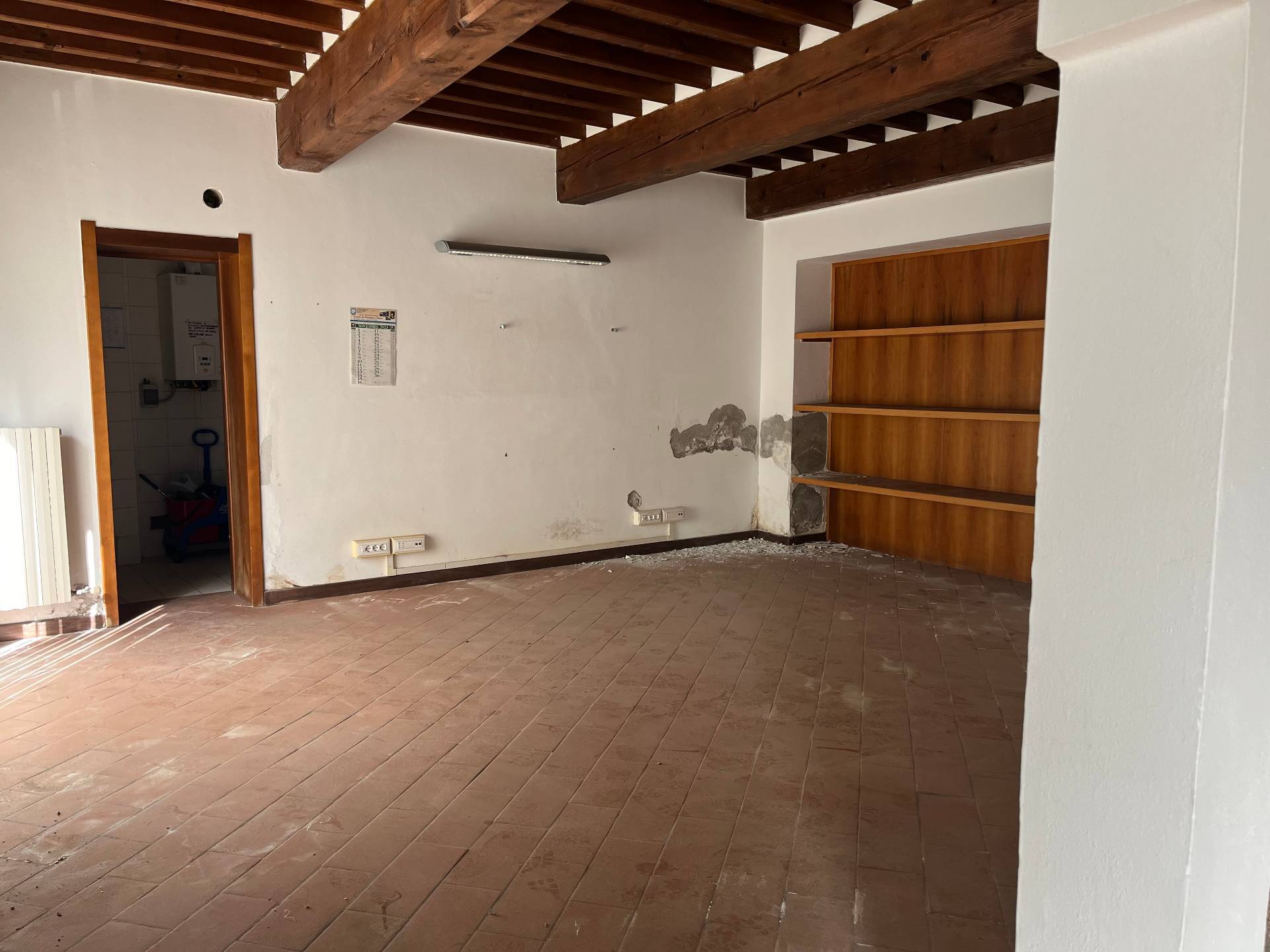 Fondo Commerciale in affitto a Pisa, Sant'Antonio