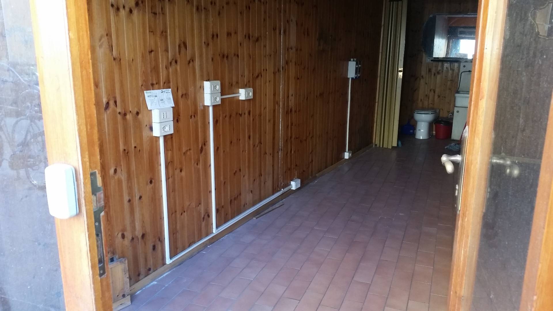 Fondo Commerciale in vendita a Pisa, San Francesco