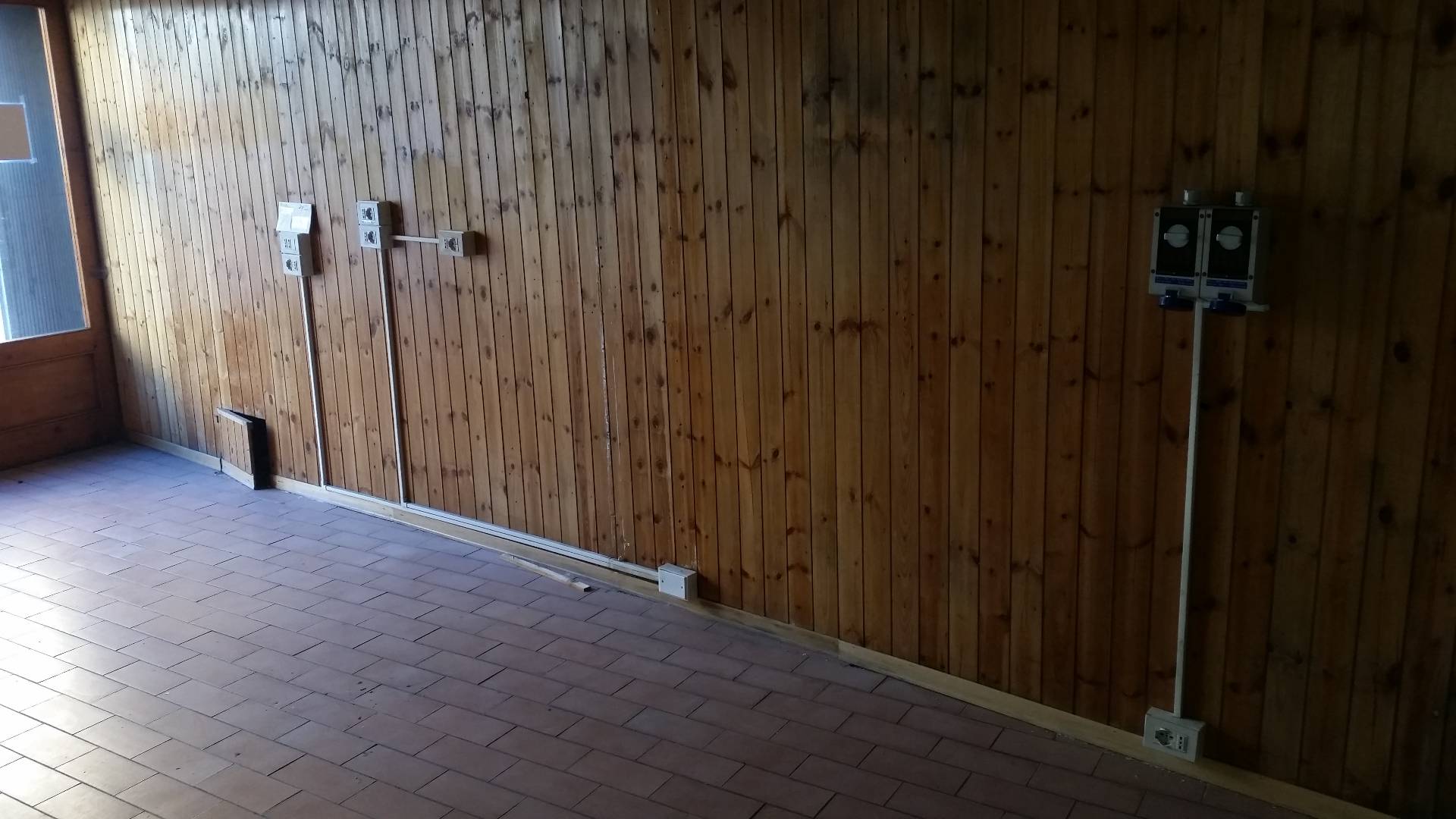 Fondo Commerciale in vendita a Pisa, San Francesco