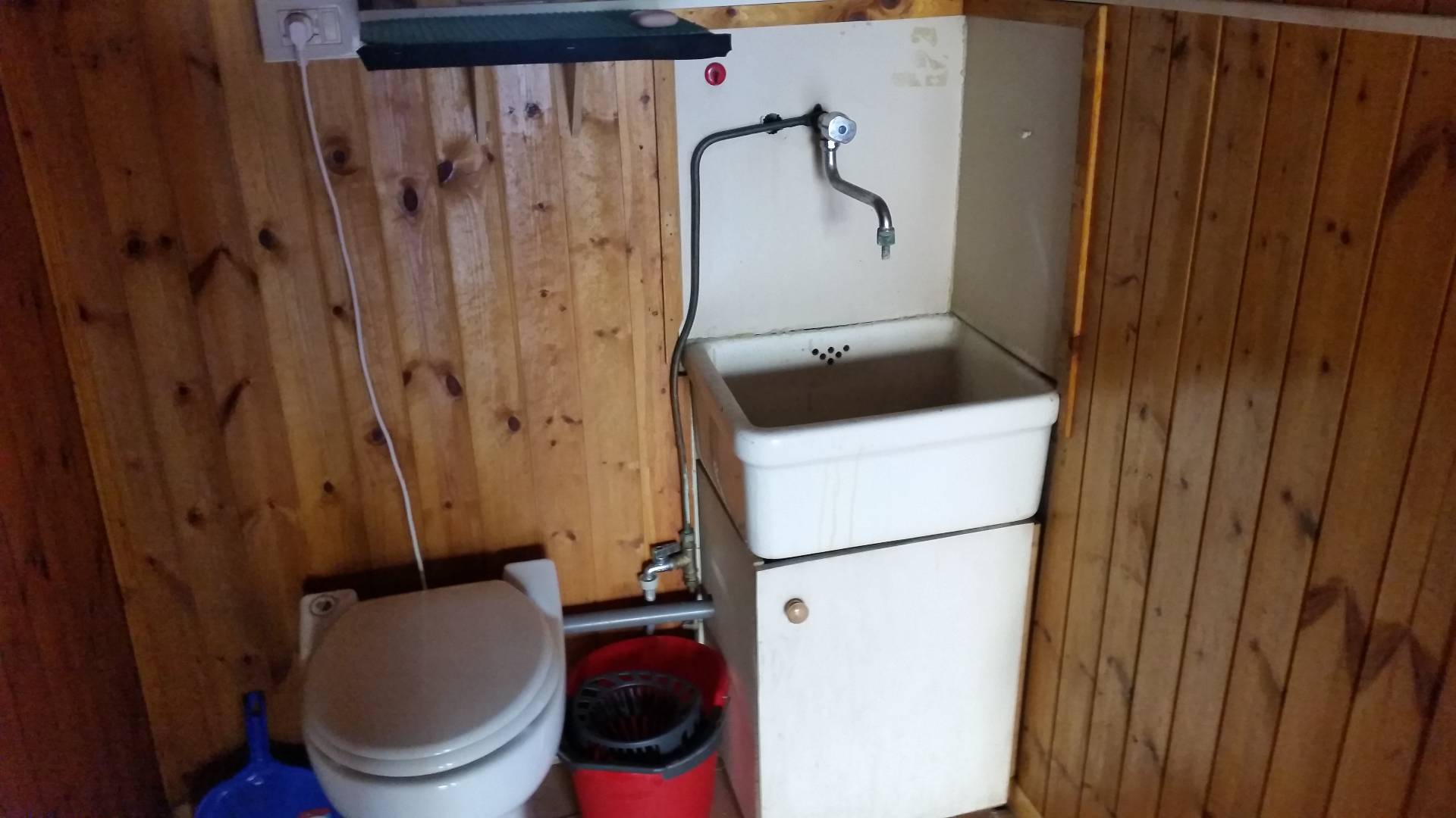 Fondo Commerciale in vendita a Pisa, San Francesco