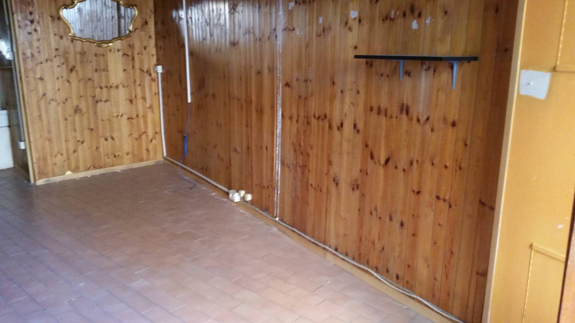 Fondo Commerciale in vendita a Pisa, San Francesco