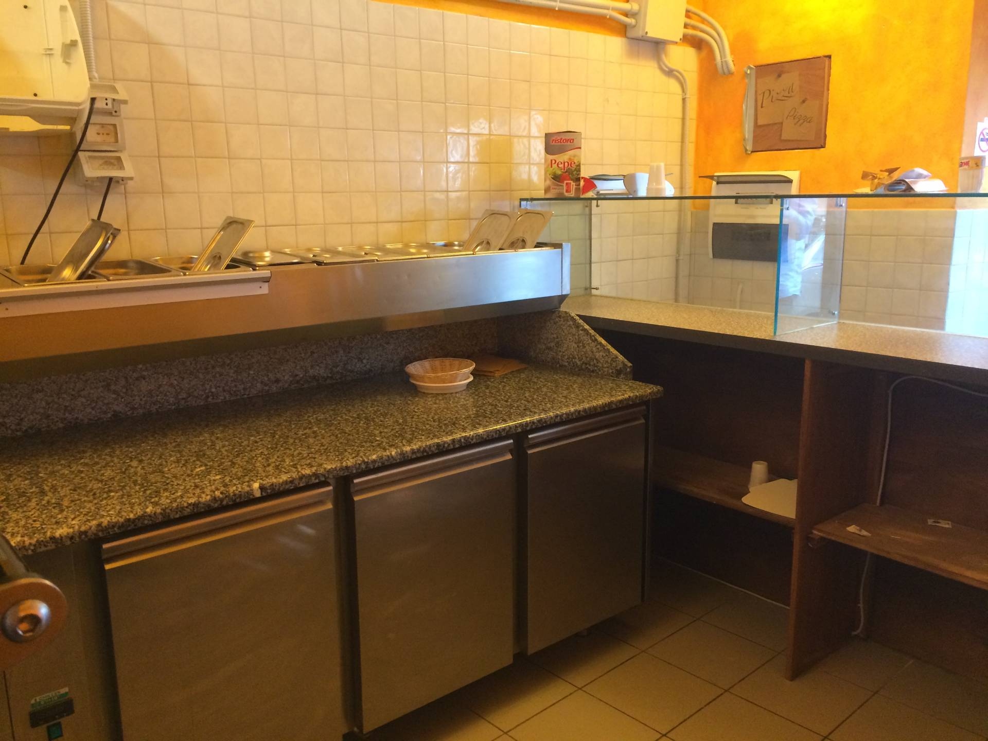 Fondo Commerciale in vendita a Pisa, San Francesco