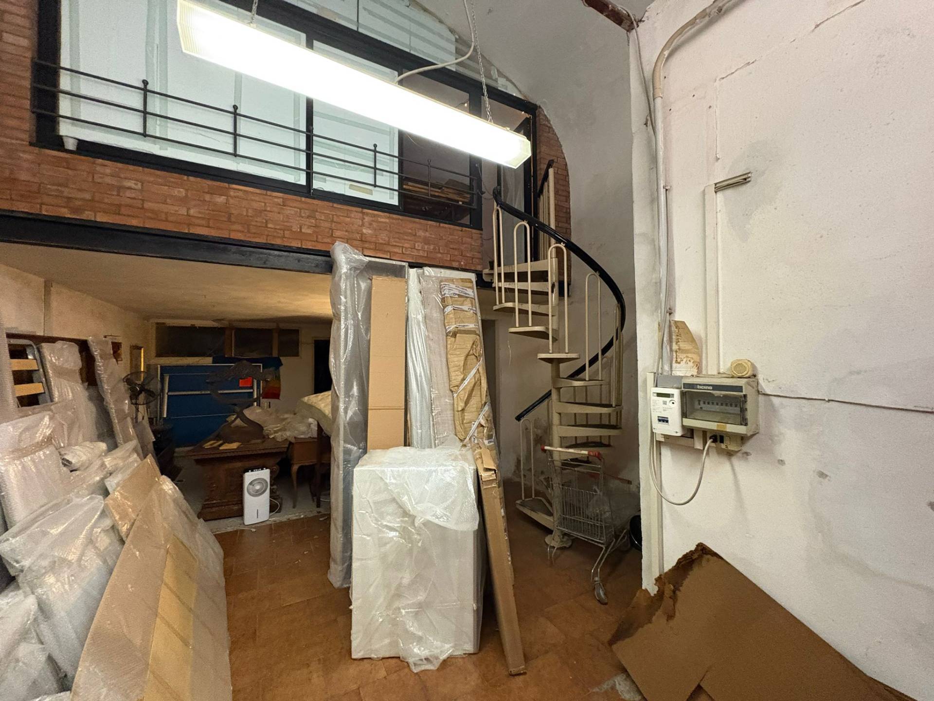 Fondo Commerciale in affitto a Pisa, San Martino