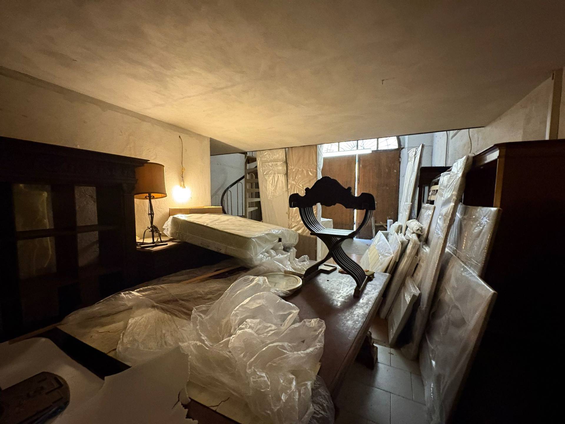 Fondo Commerciale in affitto a Pisa, San Martino