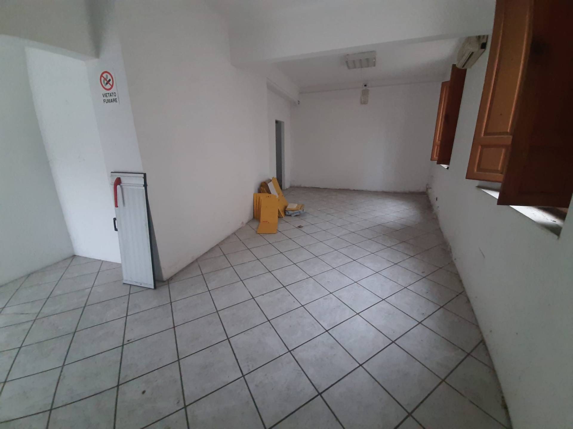 Fondo Commerciale in vendita a San Giuliano Terme, Pontasserchio