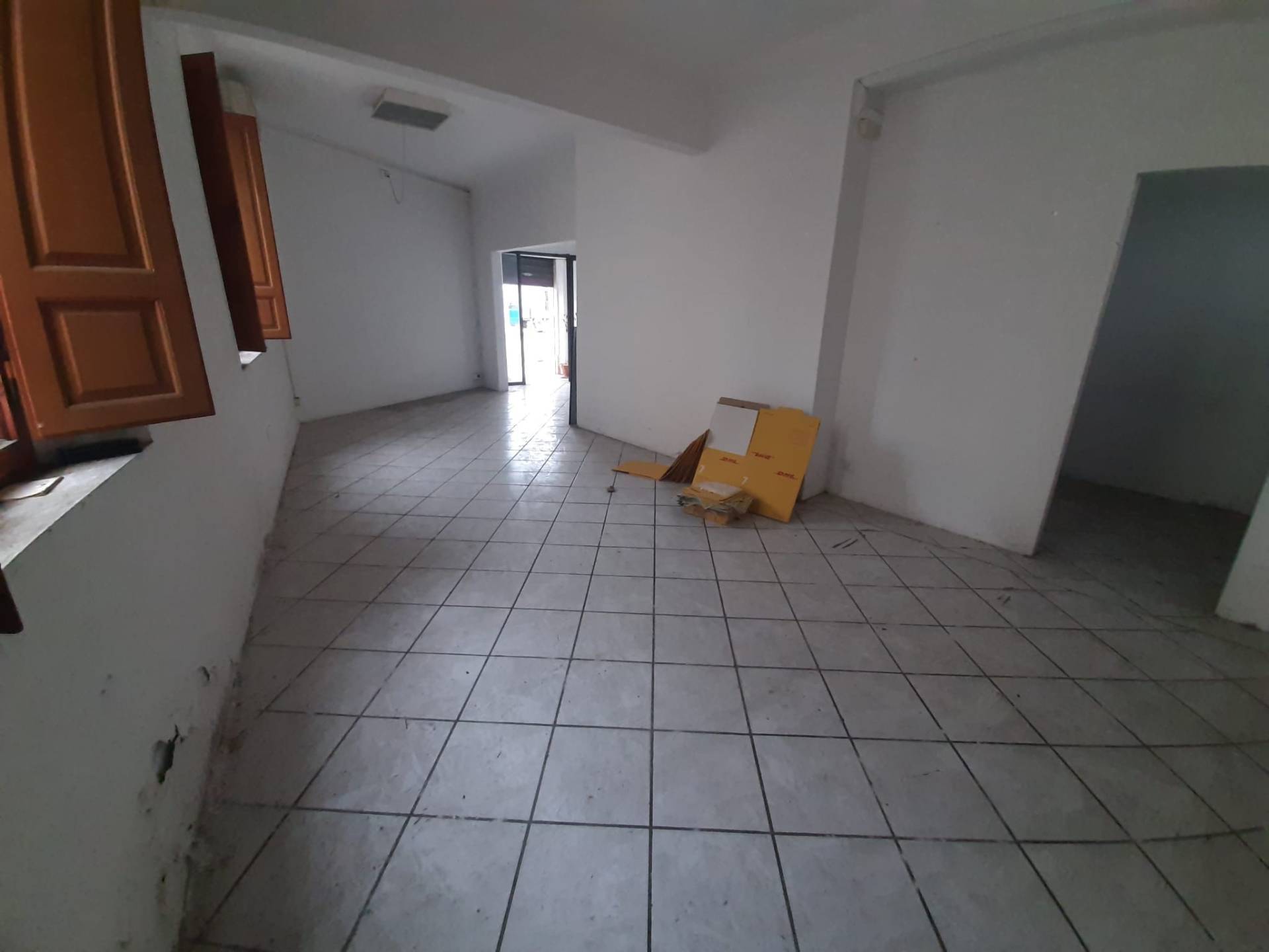 Fondo Commerciale in vendita a San Giuliano Terme, Pontasserchio