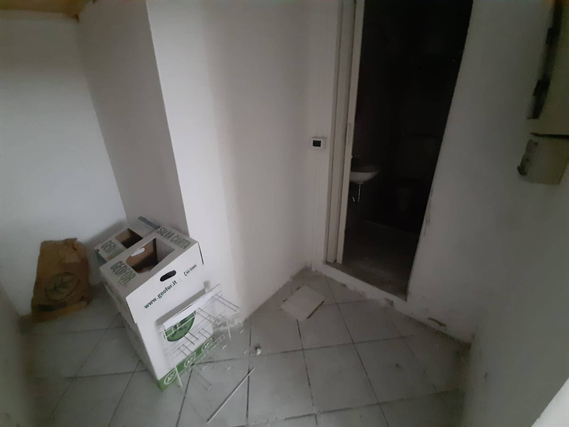 Fondo Commerciale in vendita a San Giuliano Terme, Pontasserchio