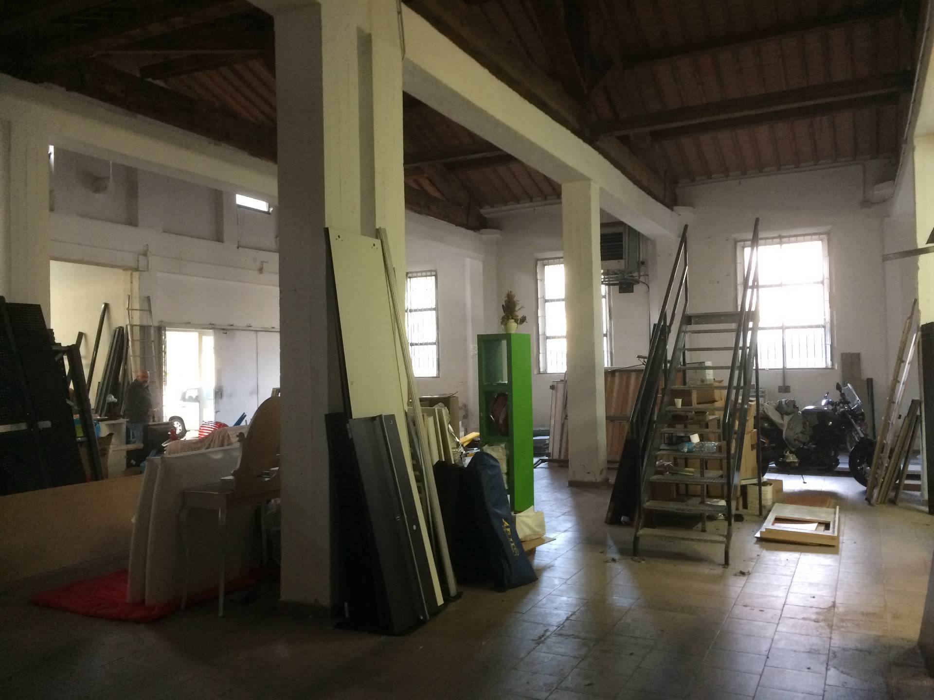 Fondo Commerciale in vendita a Pisa, San Martino