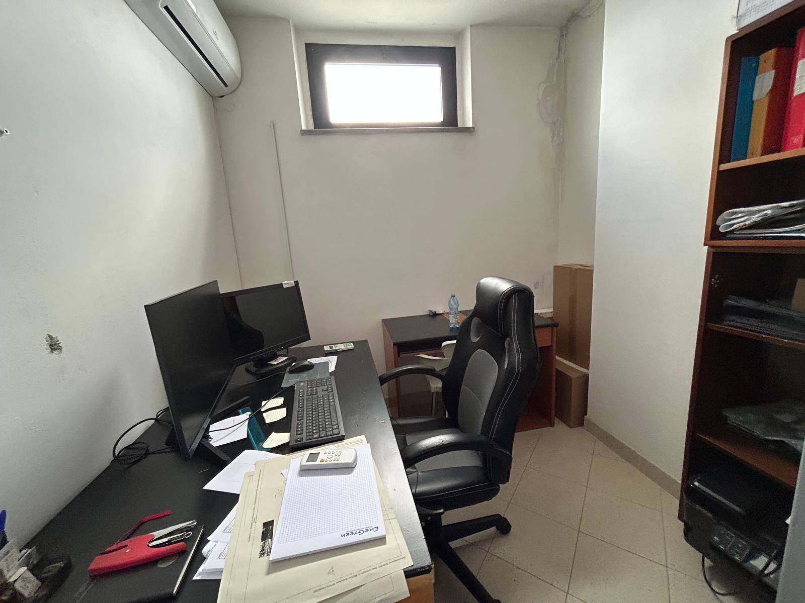 Ufficio in affitto a Cascina, Capoluogo