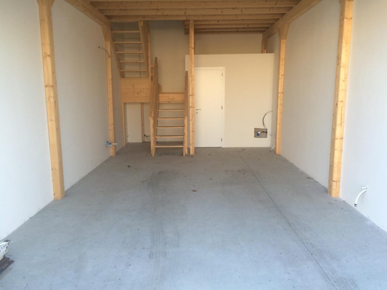 Magazzino in affitto a Pisa, Montacchiello