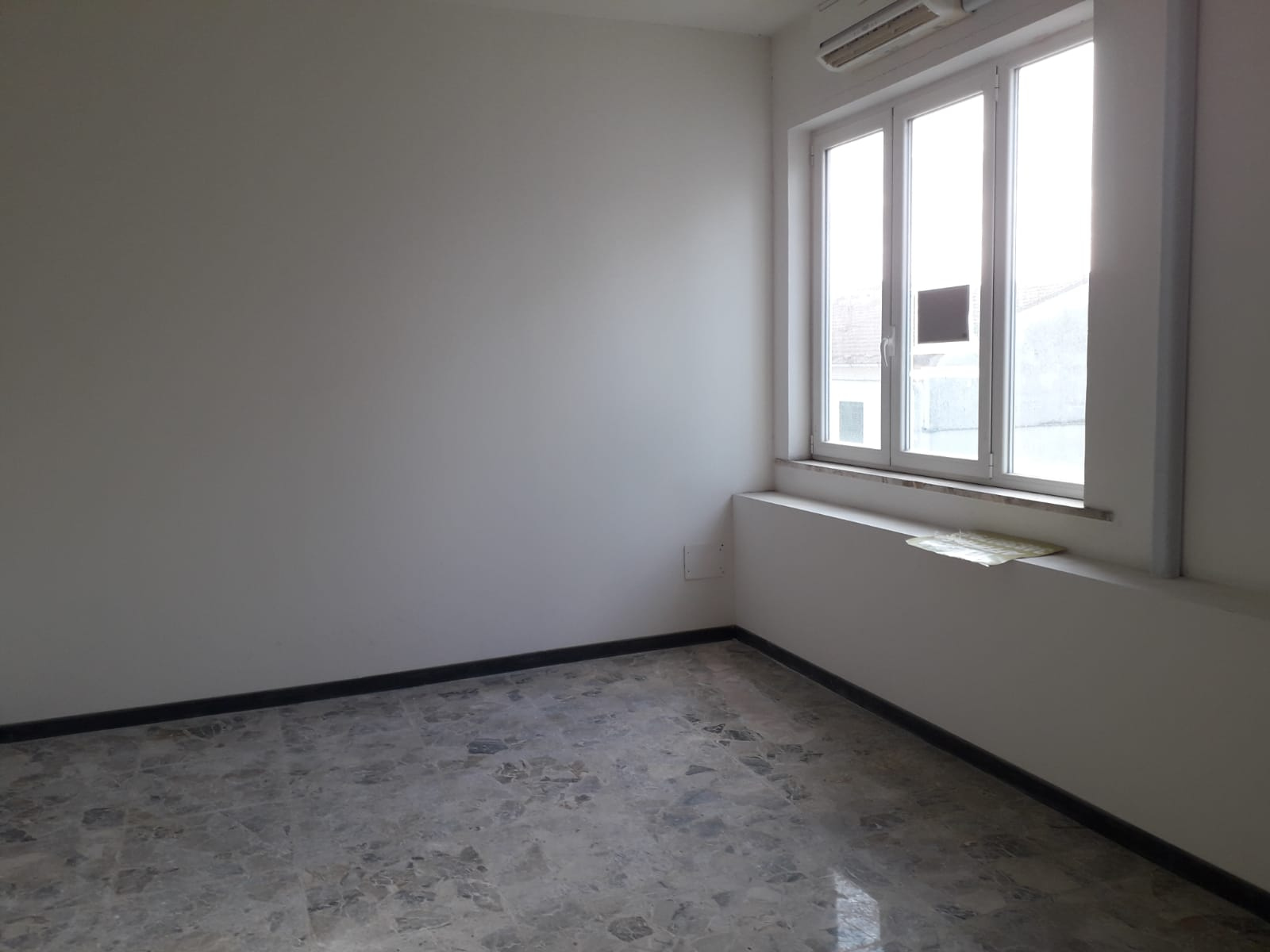 Ufficio in affitto a Cascina, Capoluogo