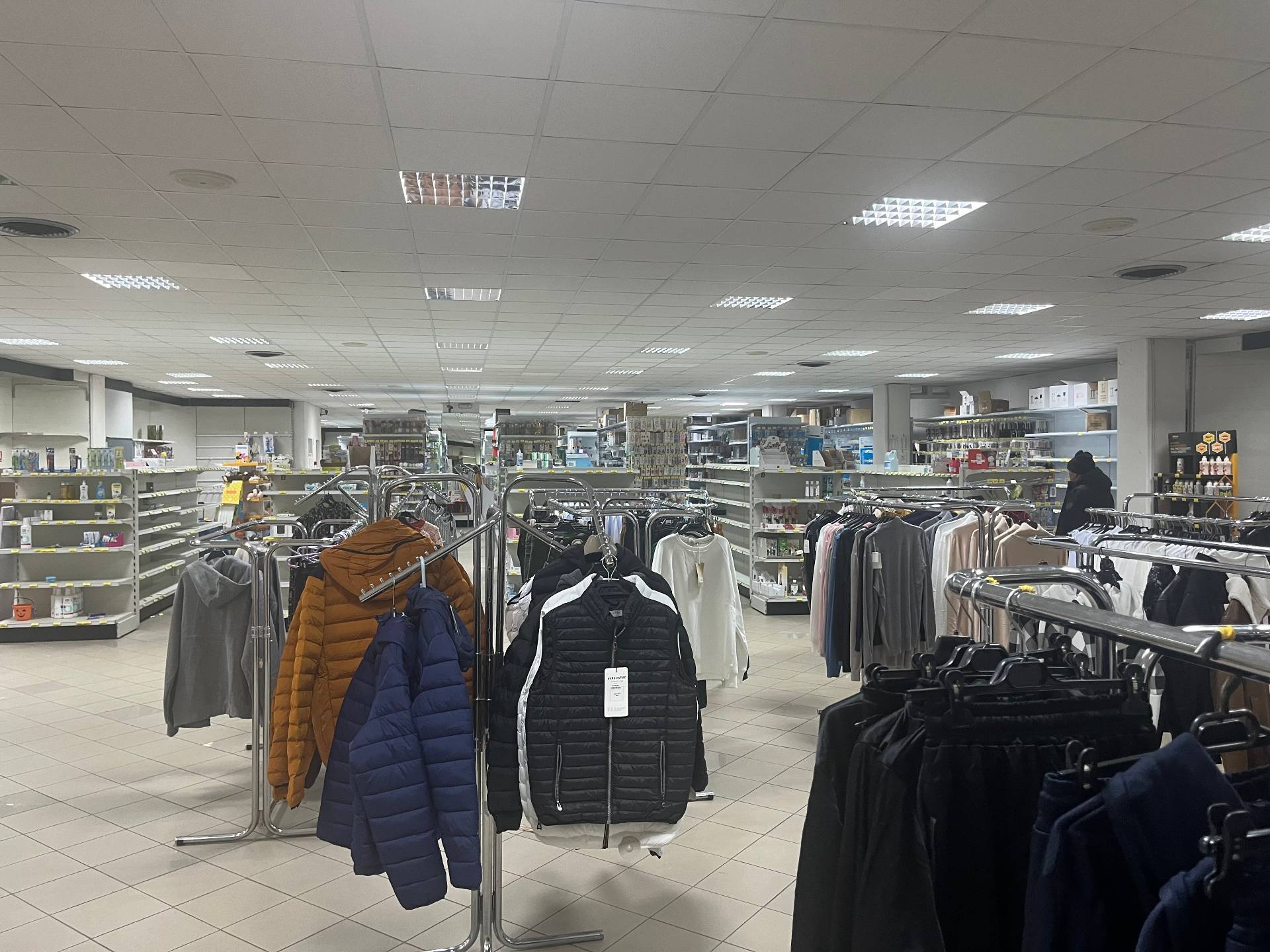 Fondo Commerciale in affitto a Aulla