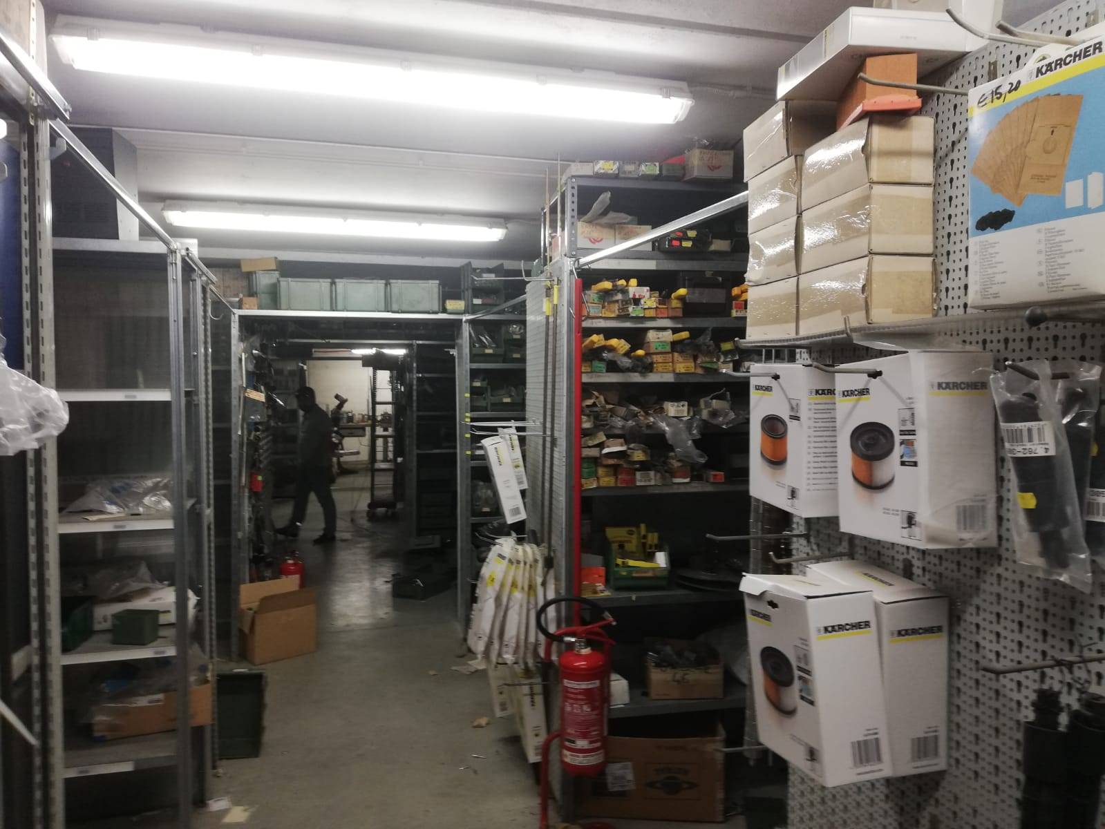 Fondo Commerciale in affitto a Pisa, Stazione