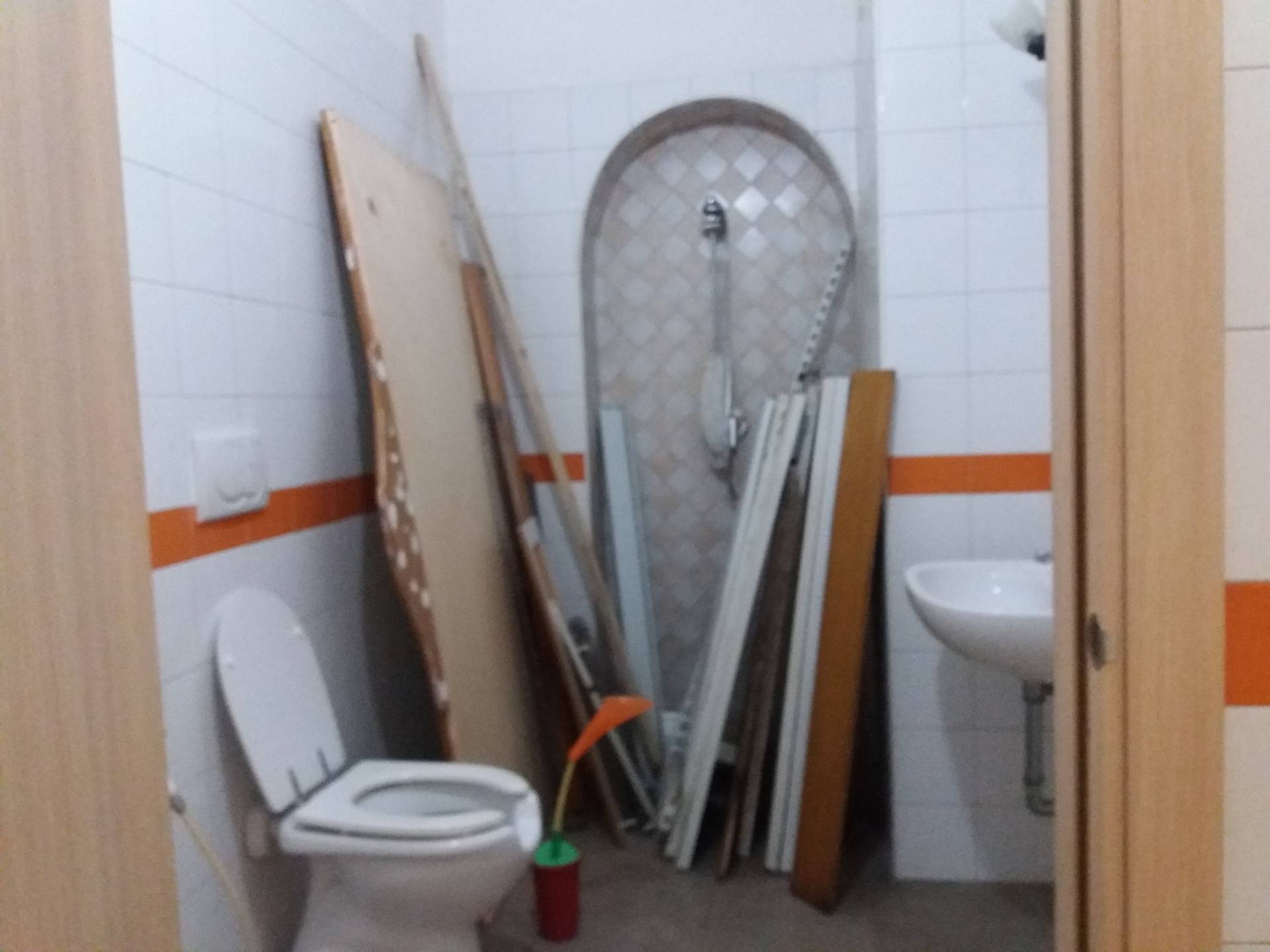 Fondo Commerciale in affitto a San Giuliano Terme, Pontasserchio