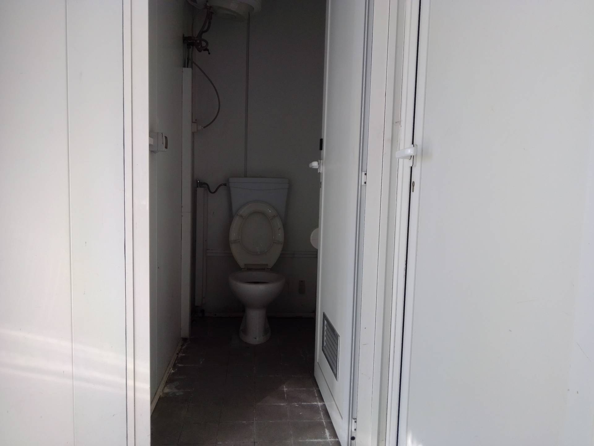 Fondo Commerciale in affitto a San Giuliano Terme, La Fontina