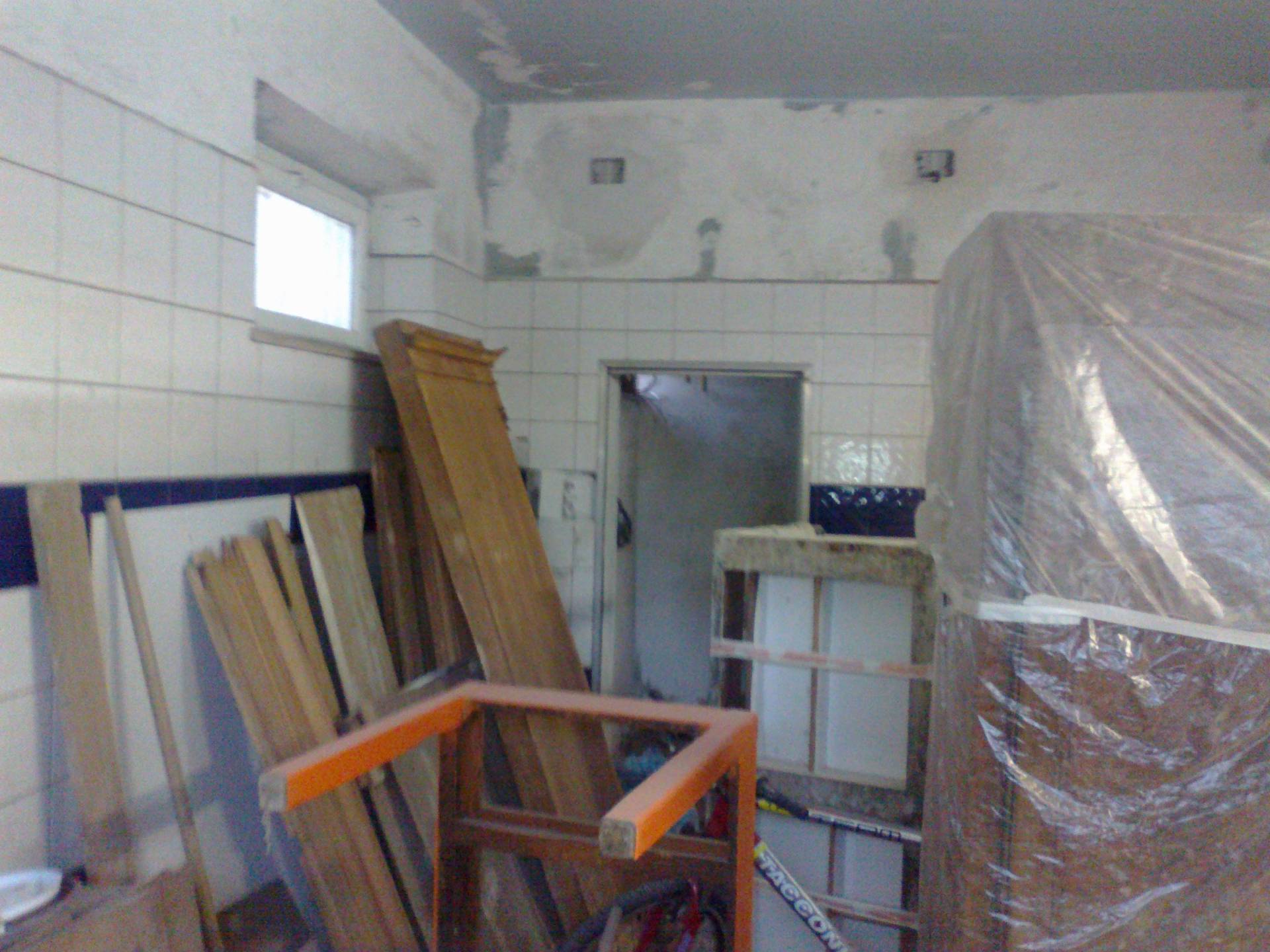 Fondo Commerciale in vendita a Pisa, Porta a Lucca