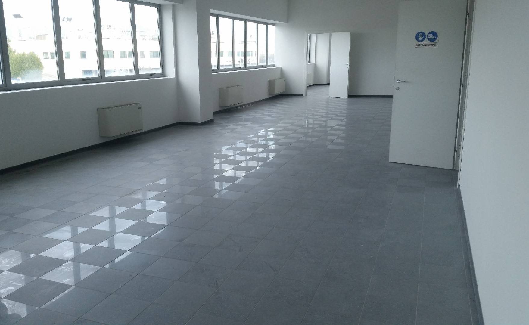 Fondo Commerciale in affitto a Pisa, Ospedaletto